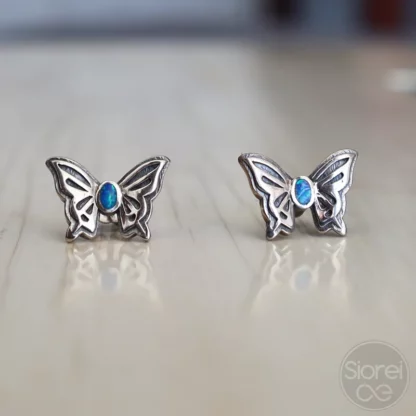 Aros de plata con ópalo mariposa