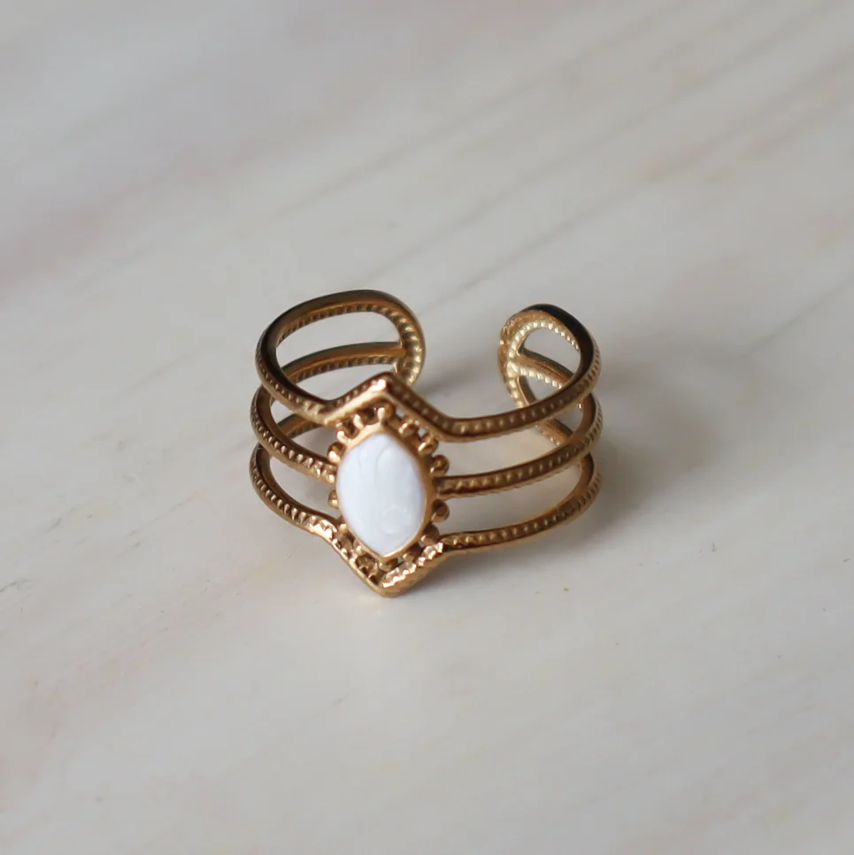 Anillo vintage blanco