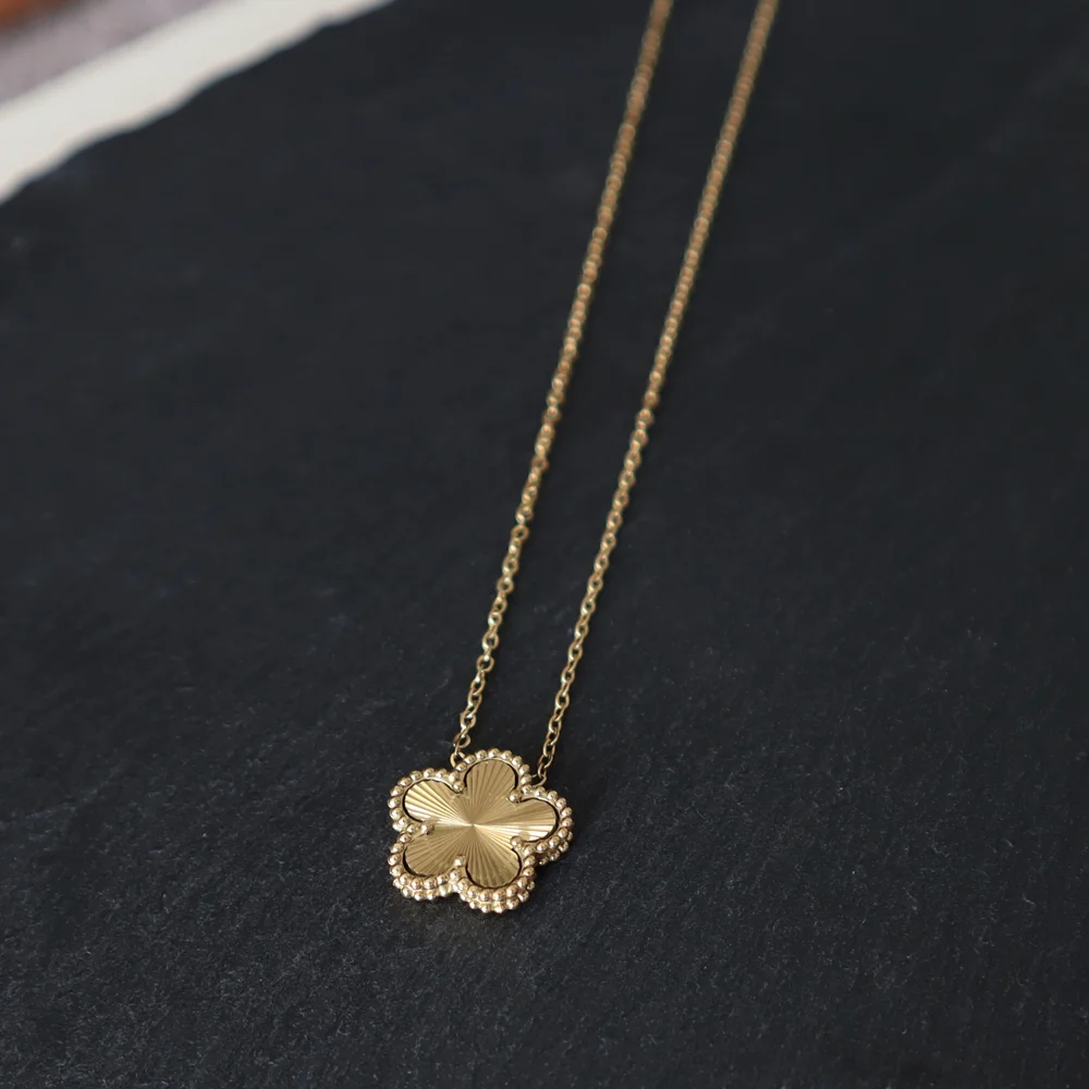 Collar Flor Oro de Encanto